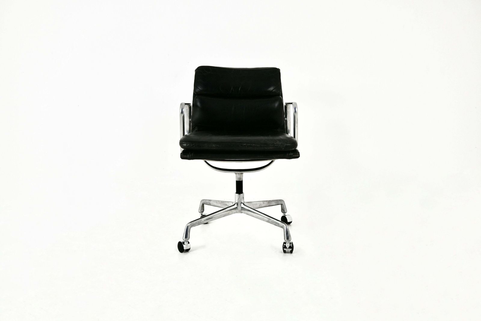 Black Leather Soft Pad Chair By Charles And Ray Eames For Herman Miller, 1970s photo Furniture