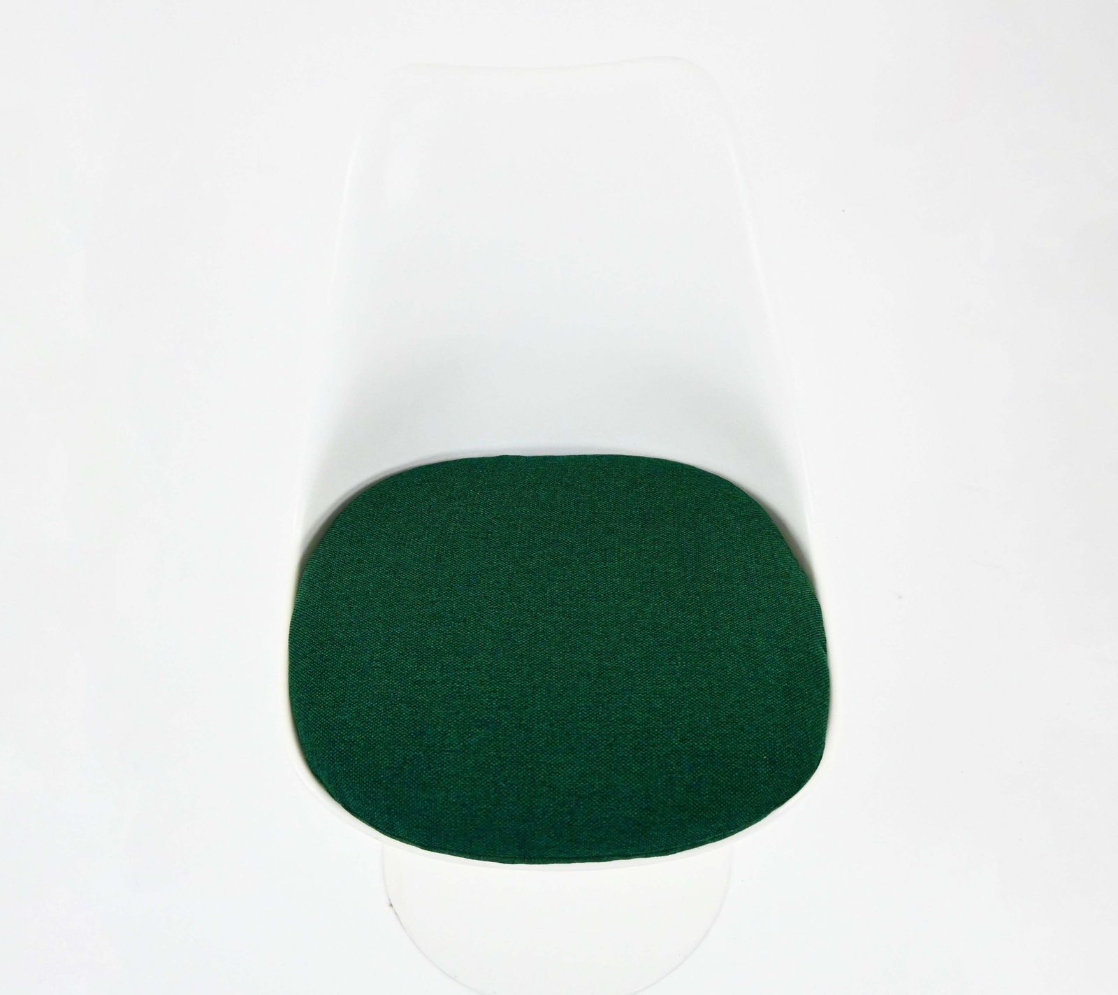 photo for sale Tulip Dining Chairs By Eero Saarinen For Knoll International, 1970s, Set Of 6