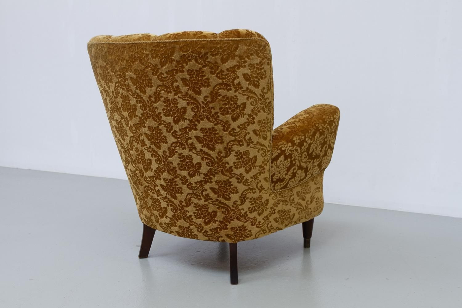 1072.0 Danish Art Deco Lounge Chair In Golden Yellow Velvet, 1940s. photo