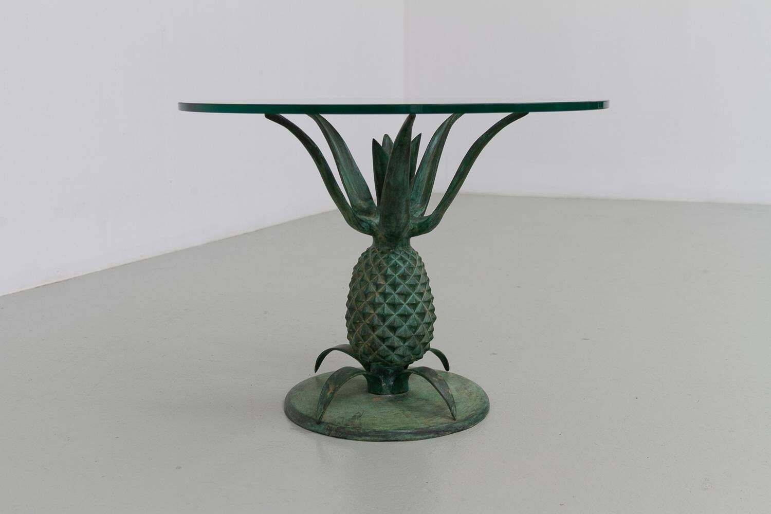 French Hollywood Regency Pineapple Side Table In Brass And Glass. 1970s. photo vintage