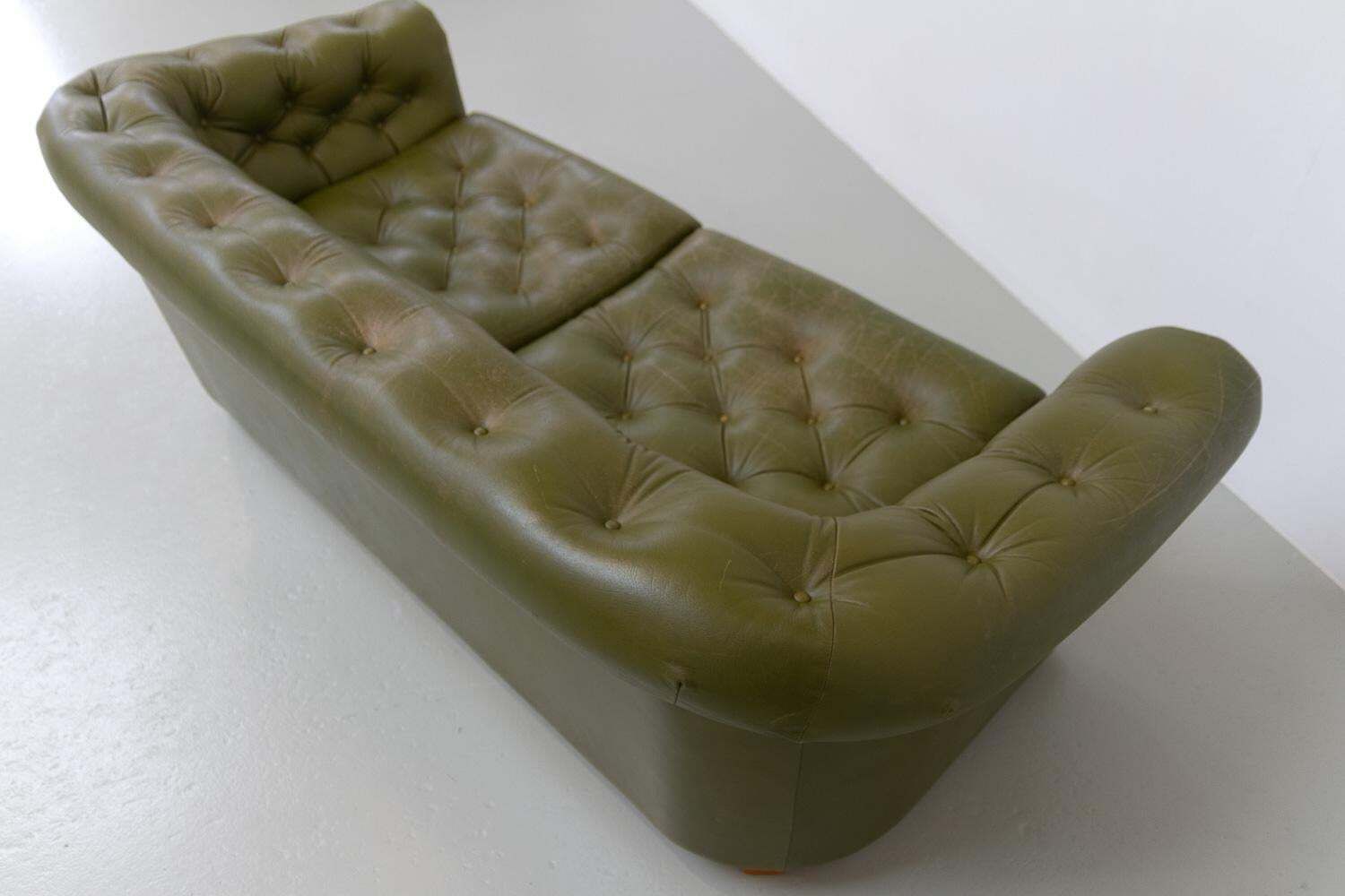 photo vinterior Vintage Swedish Green Leather Chesterfield Sofa, 1970s.