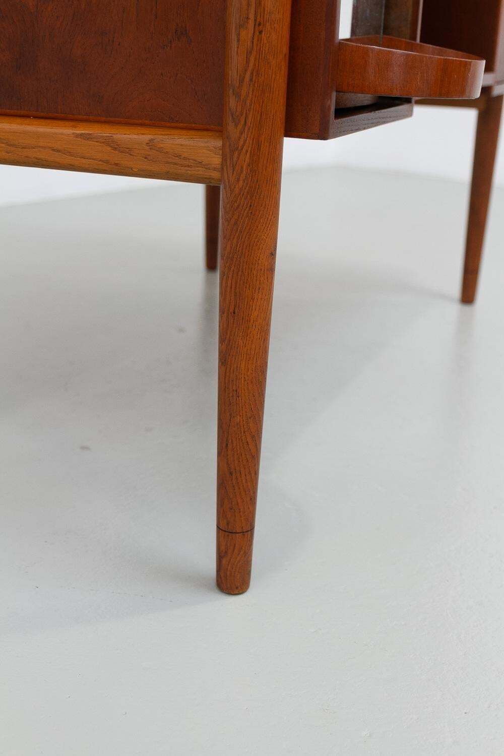 photo vinterior Danish Mid Century Modern Asymmetrical Teak Desk, 1950s.