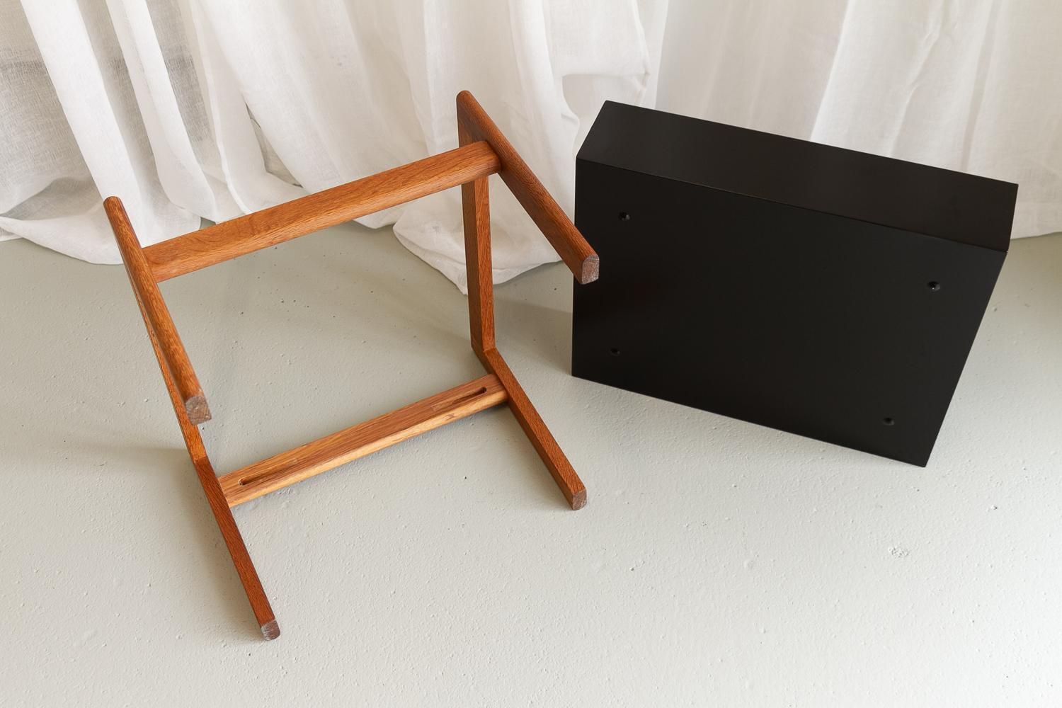 Danish Modern Oak Planter, 1960s. photo vintage