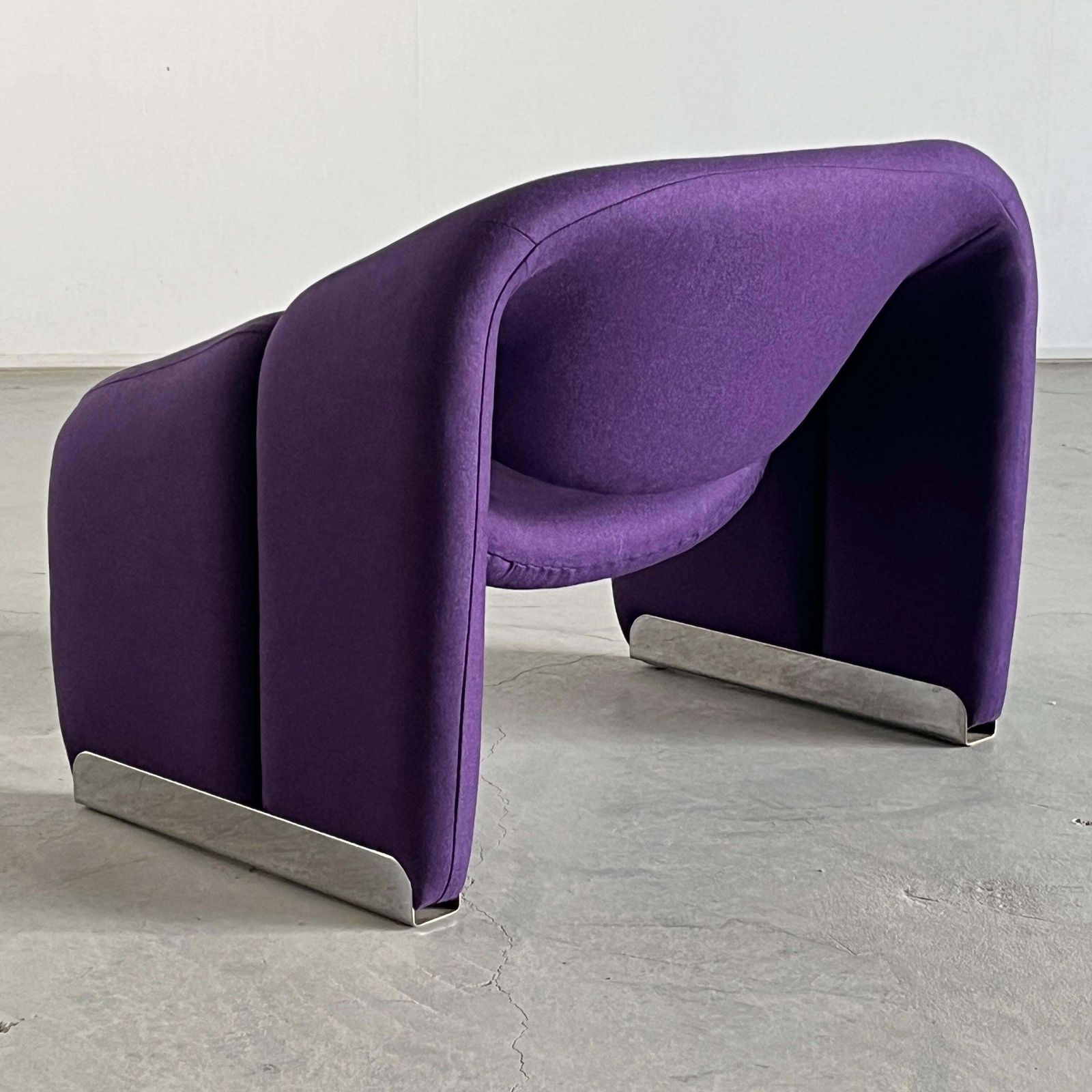 Iconic F598 ‘Groovy’ Chair By Pierre Paulin For Artifort, Purple Upholstery, 80s photo for sale