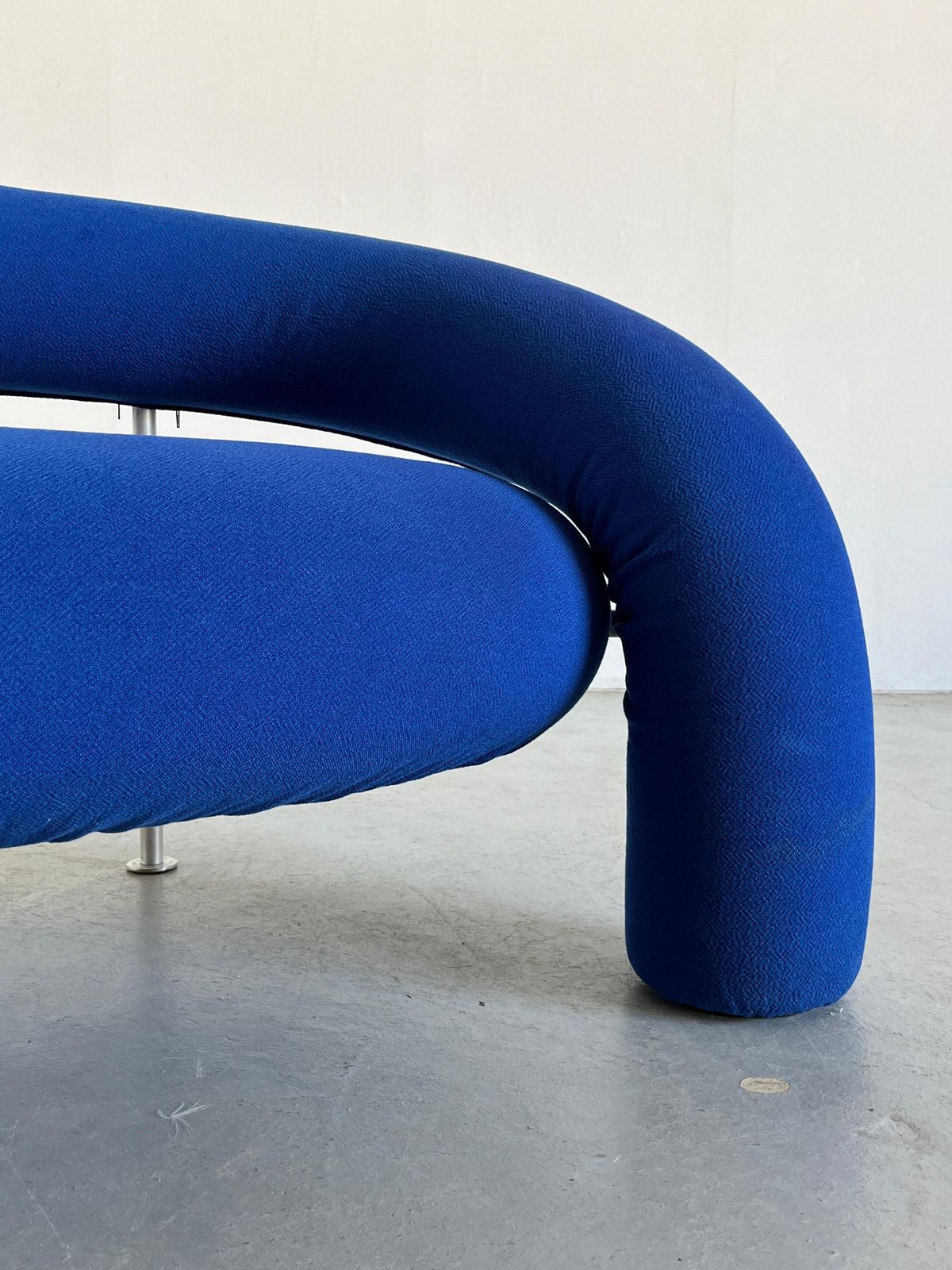 photo furniture Sculptural Tube Sofa By Anna & Carlo Bartoli For Rossi Di Albizzate, Italy, 90s