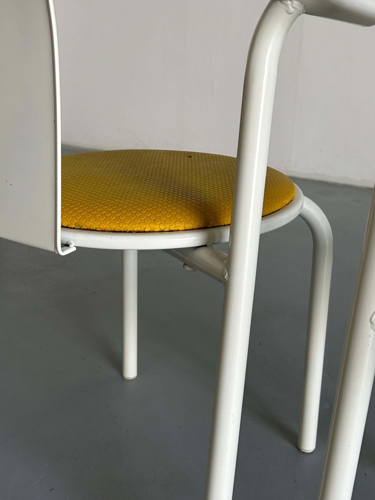 photo furniture Pair Of Vintage Ikea Postmodern Memphis Maxmo Metal Dining Chairs, 1980s Ikea