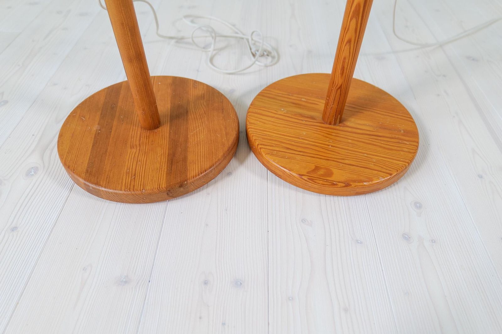 photo vinterior Scandinavian Modern Sculptural Floor Lamps In Pine, Yngve Ekström Sweden 1970s