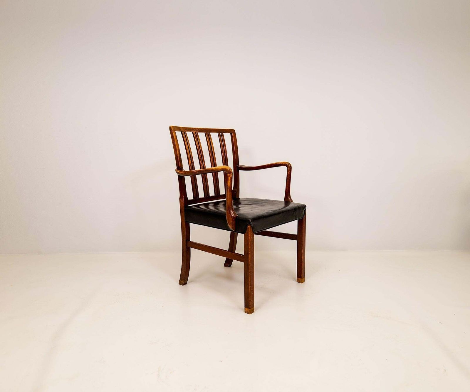 Midcentury Armchair Ole Wanscher For Fritz Hansen, Stained Beech And Leather photo for sale