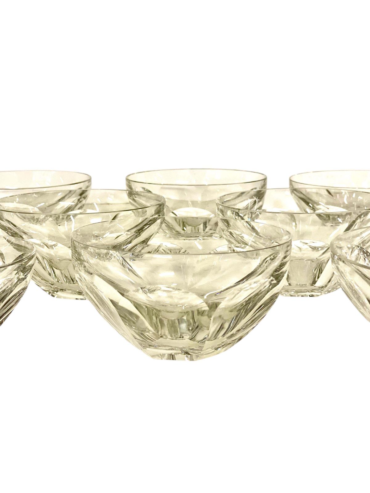 photo furniture Set Of 8 Hand Cut Vintage Crystal Bowls By Baccarat, France 20th Century