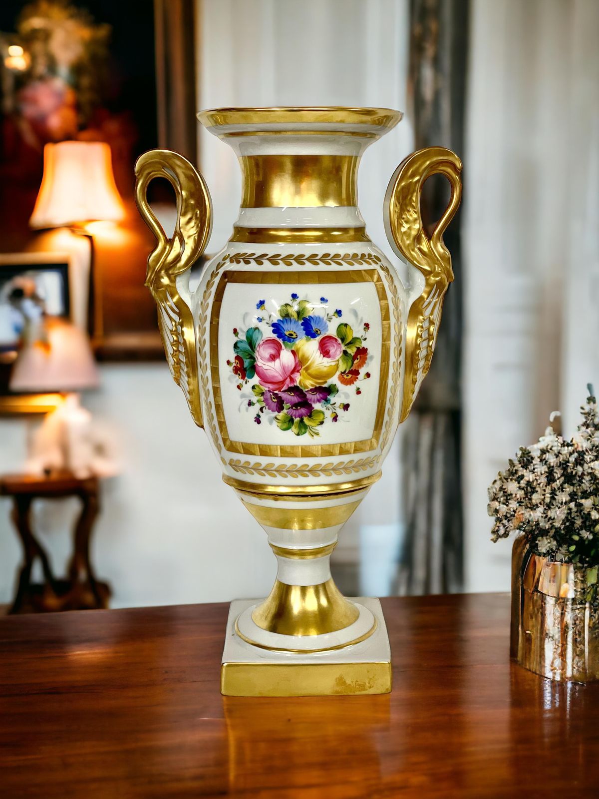 photo vinterior French Limoges Porcelain Gilded Baluster Vase