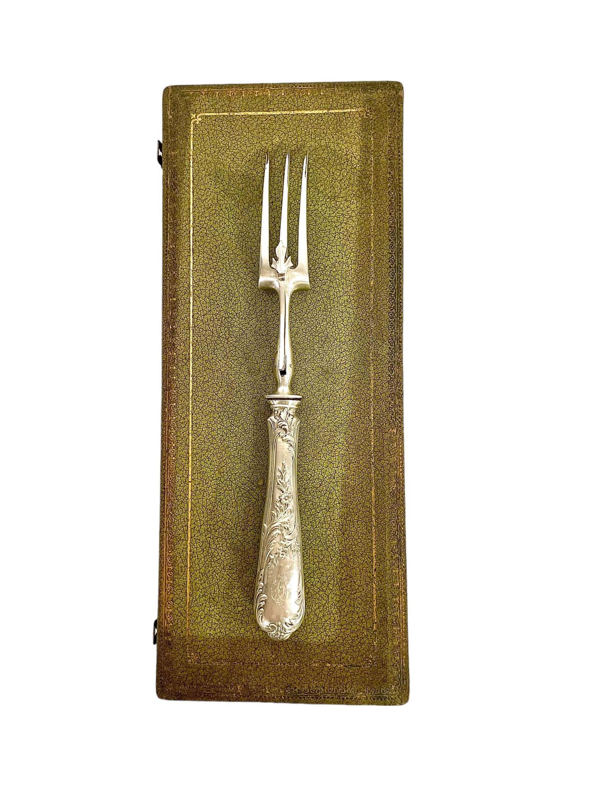photo for sale 19th Century French Louis XIV Style Gigot Lamb Silver Plated Carving Set