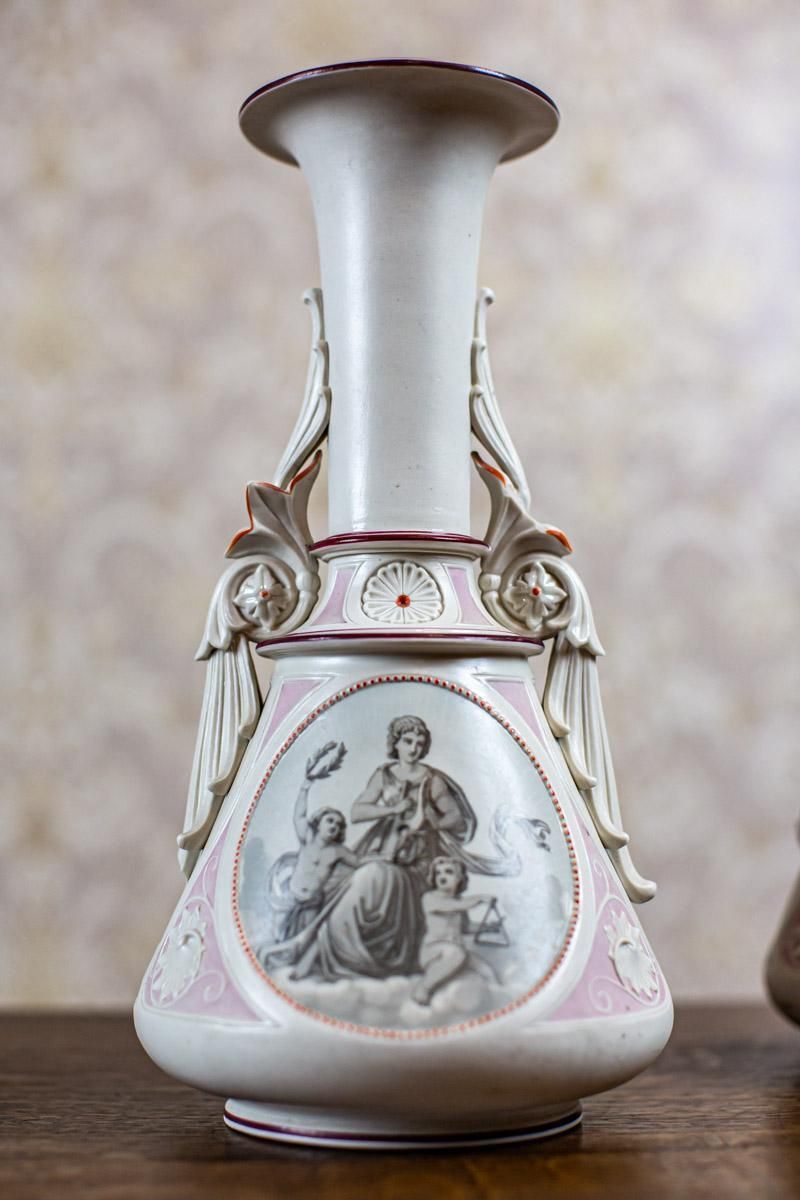 Pair Of 19th Century Biscuit Vases In White And Pink photo vintage