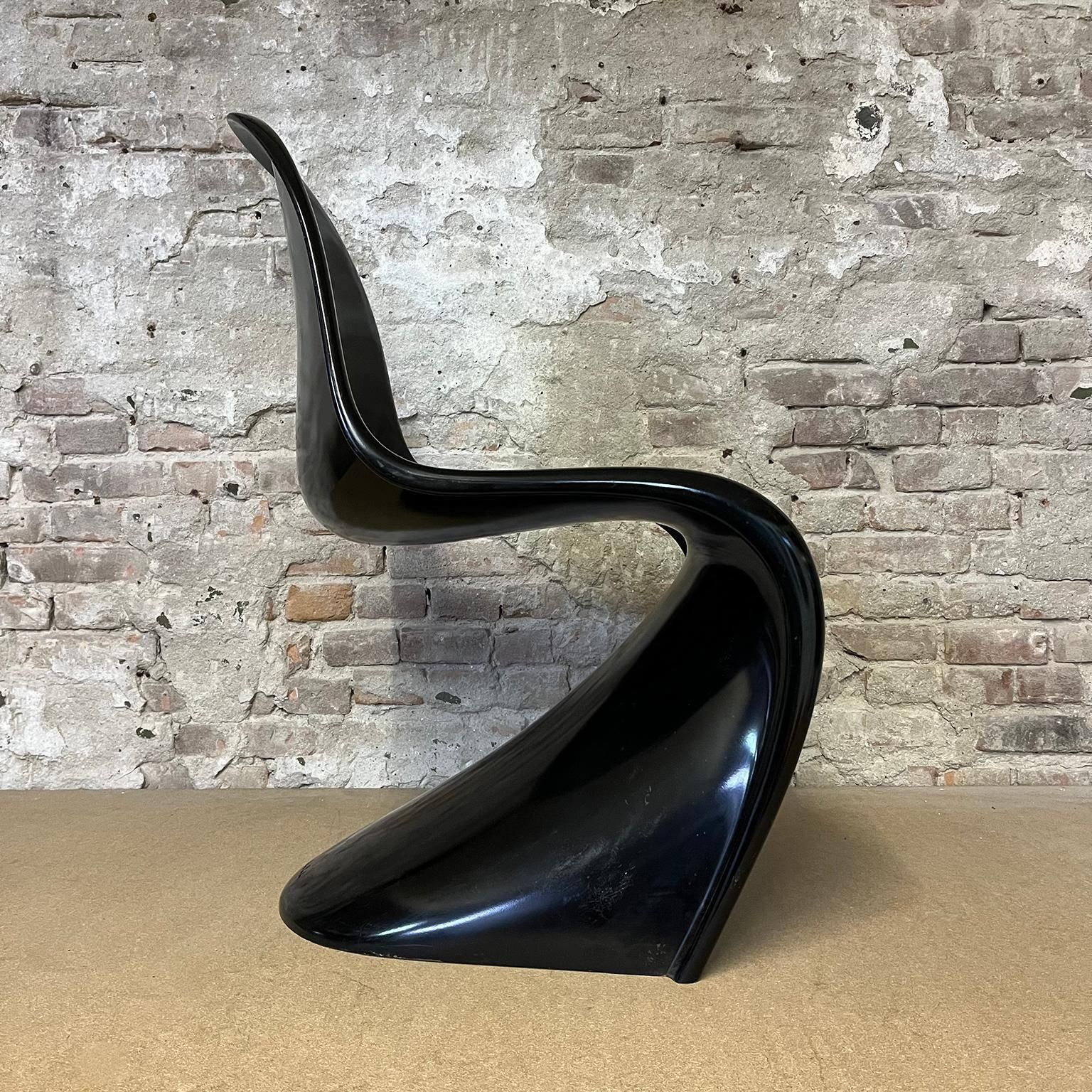 Verner Panton, Orginal Heavy Fibreglass Black Stacking Chair By Vitra photo furniture