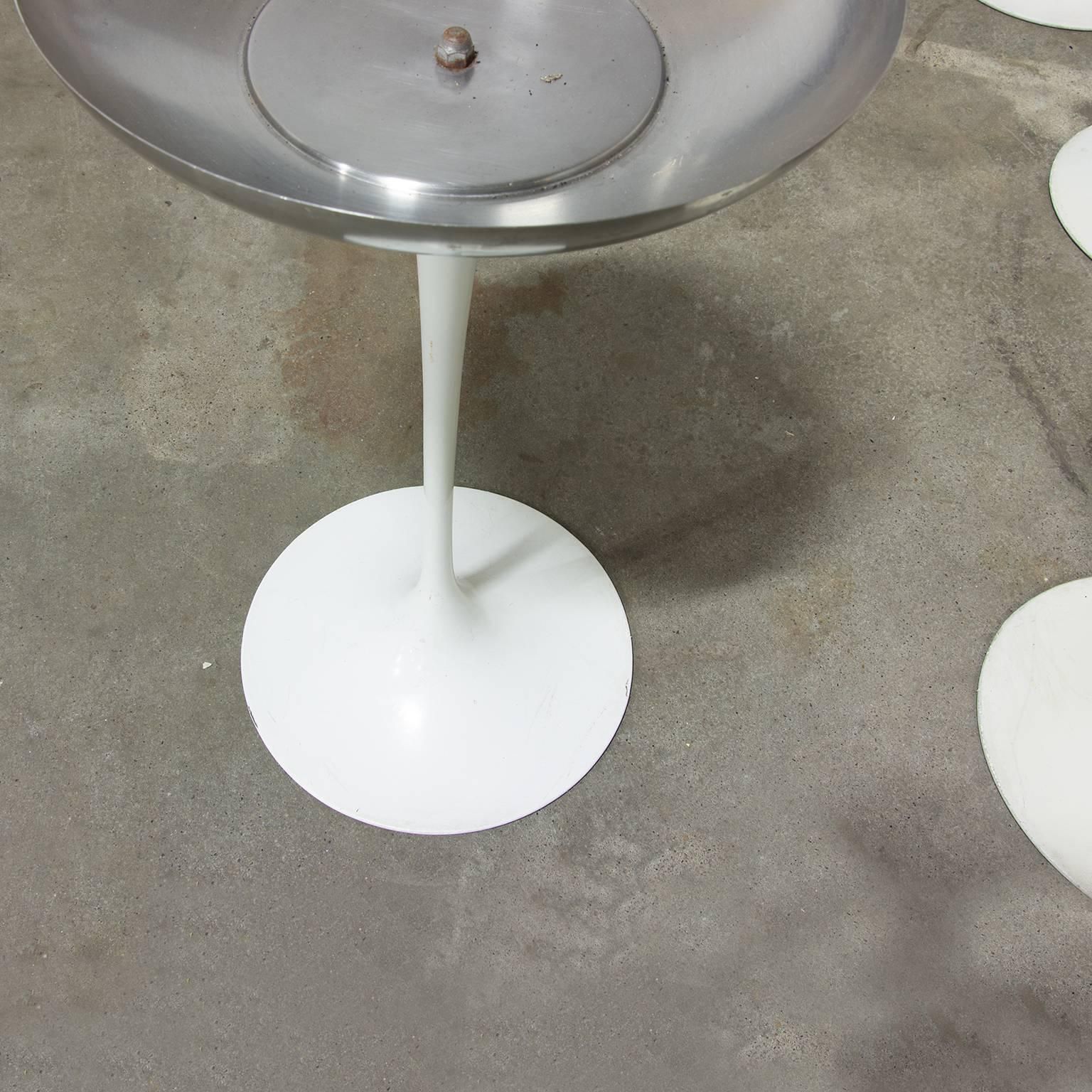 1960, Eero Saarinen For Knoll International, Set Of Seven White Tulip Ashtrays photo buy