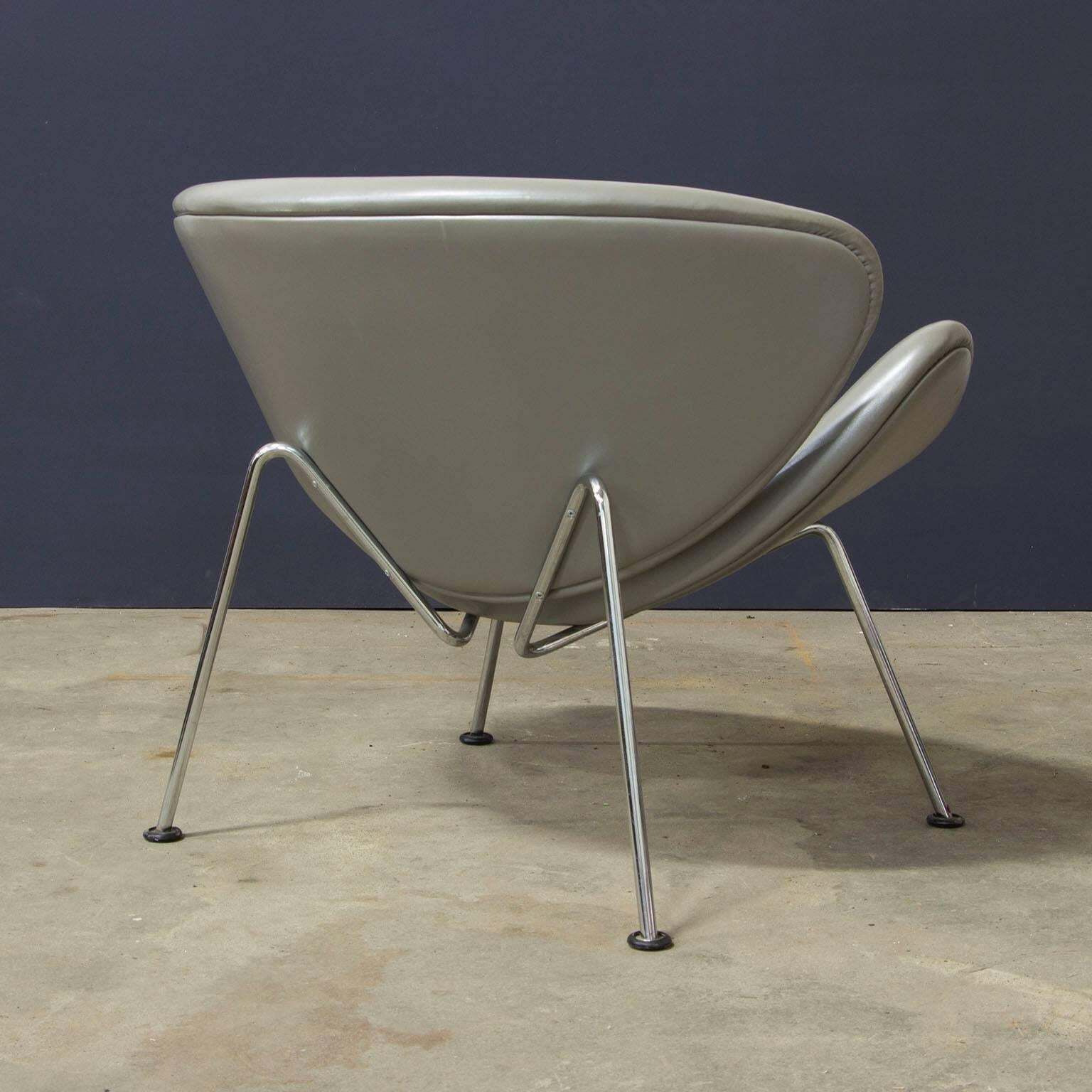 1960, Pierre Paulin, Original 1st Fabric Silver Grey Leather Slice Chair photo for sale