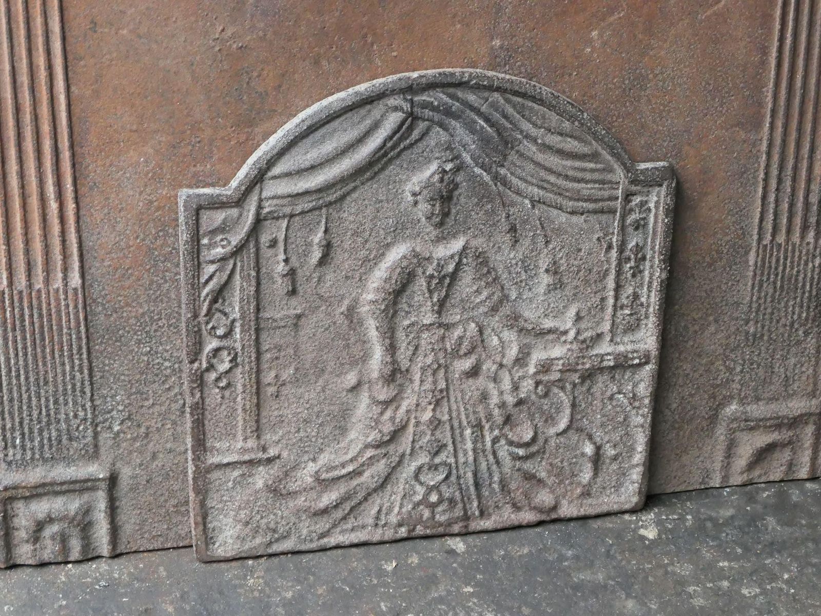 19th Century French 'Marie Leszczyńska' Fireback photo vinterior