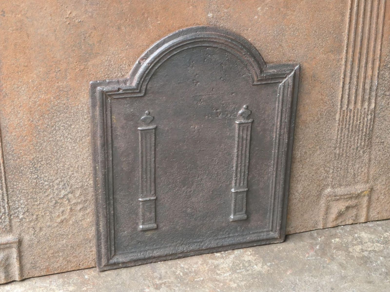 French Neoclassical Period 'Pillars Of Freedom' Fireback / Backsplash photo vinterior