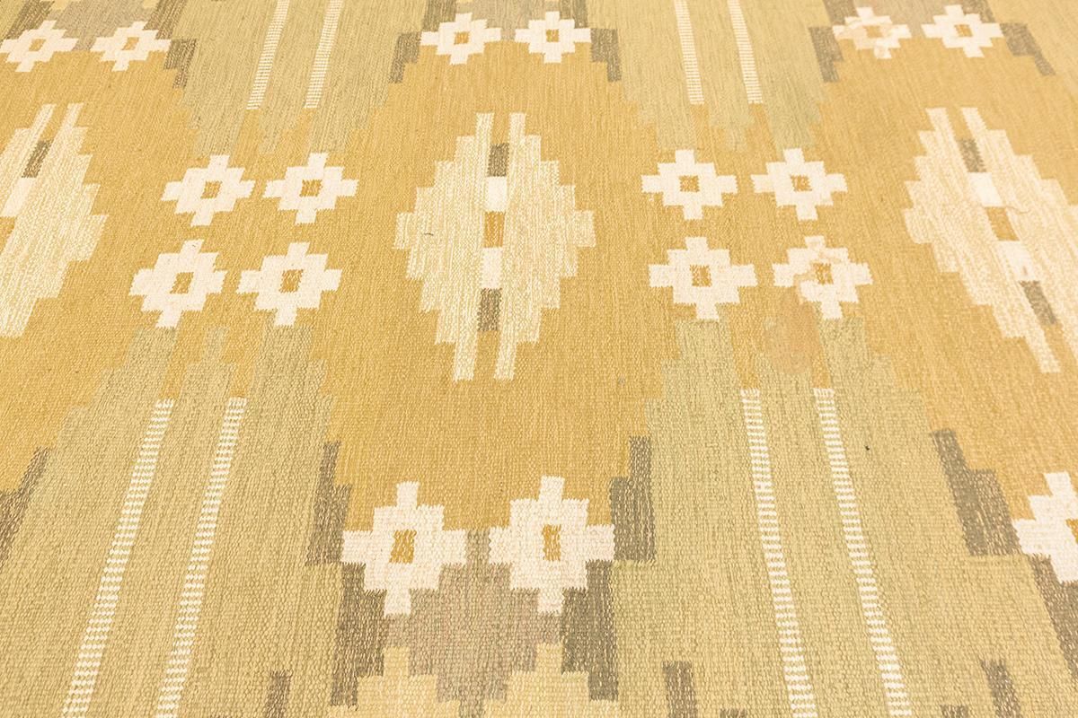 Scandinavian Rug Rollakan photo furniture