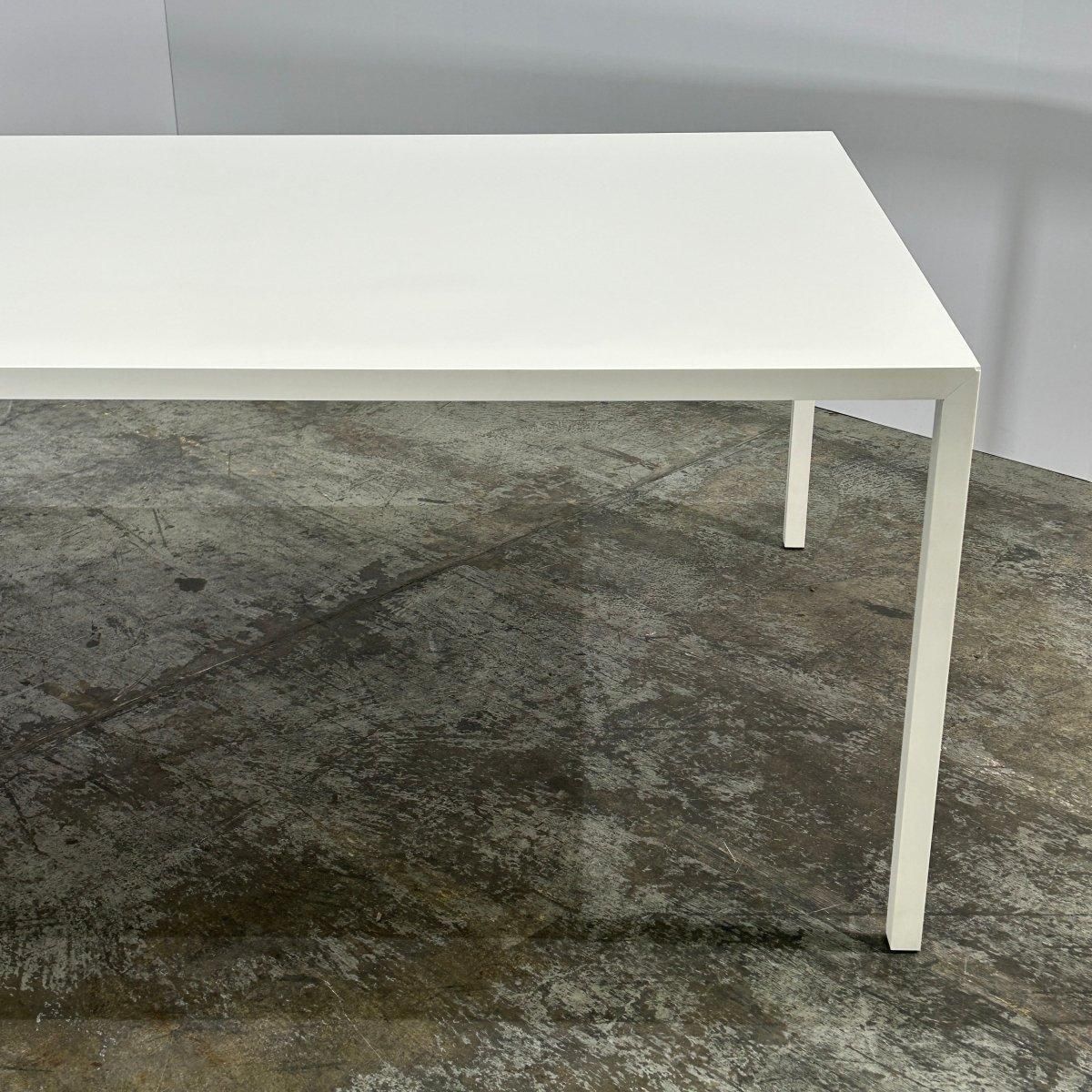 photo furniture Mdf Italia Tense Dining Table By Piergiorgio & Michele Cazzaniga