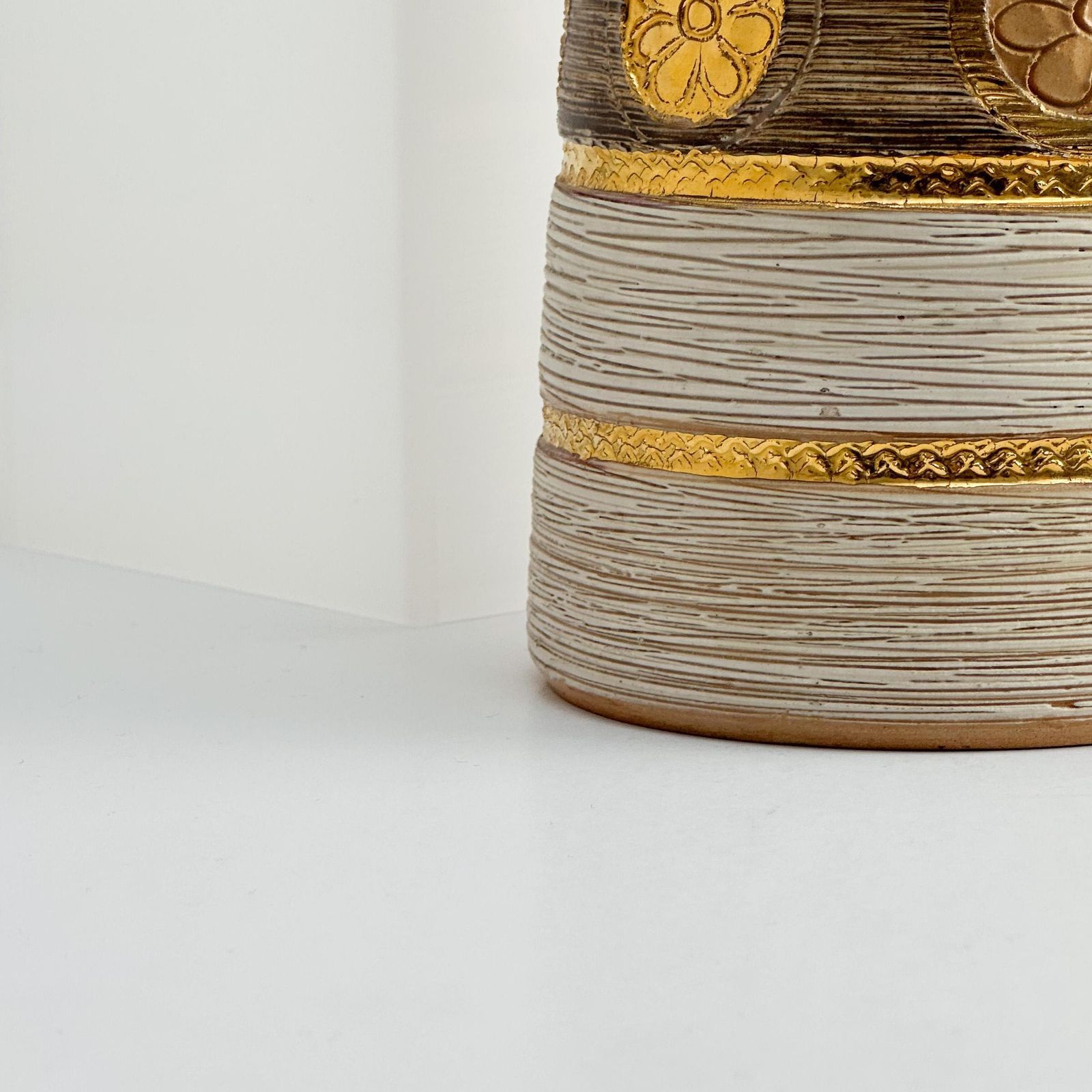 Italian Mid Century Sgraffito Vase By Fratelli Fanciullacci For Elbee photo 250.0