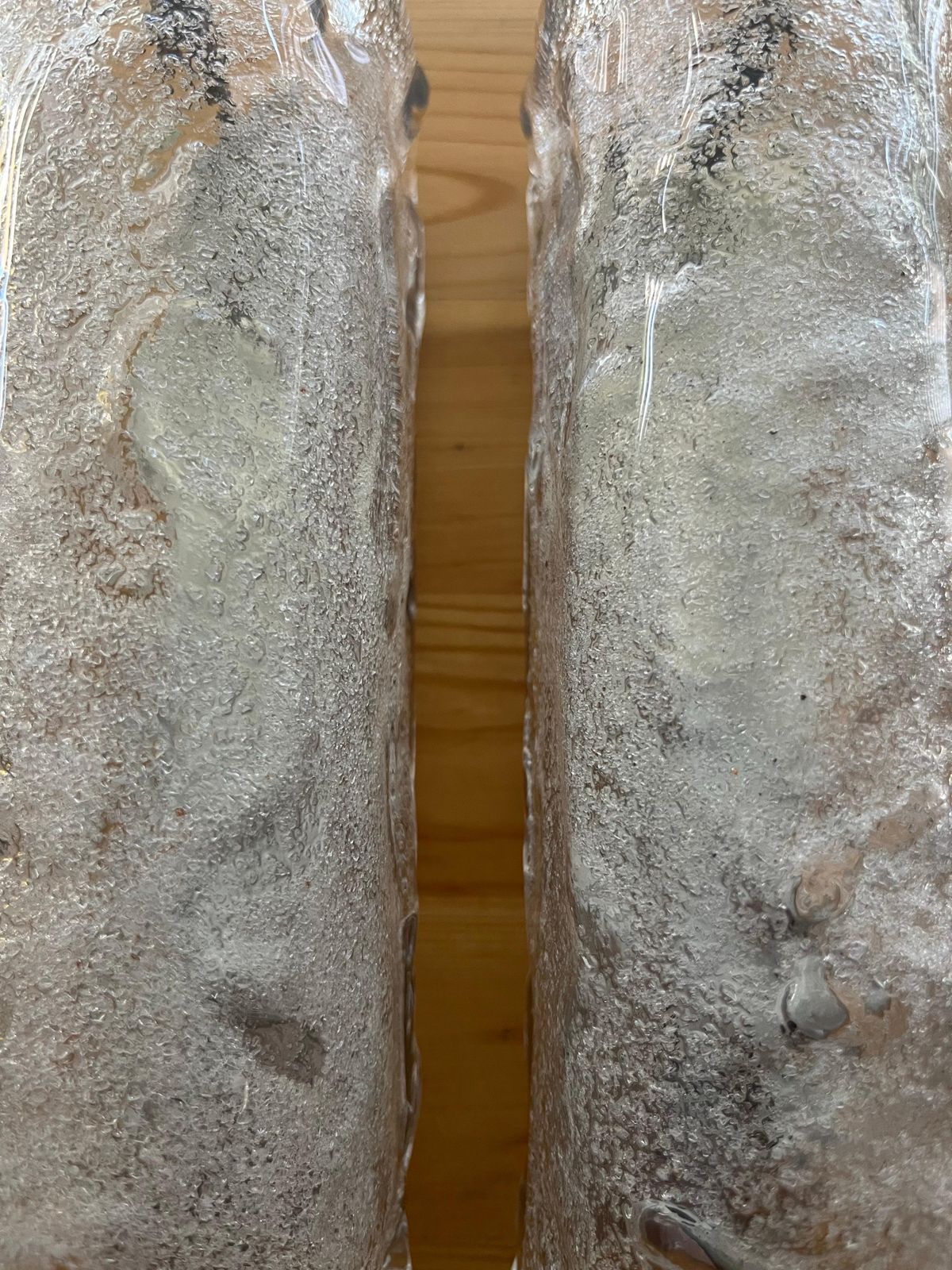 Italian Midcentury Individual Clear Murano Ice Glass Wall Sconce, 1970s photo vinterior
