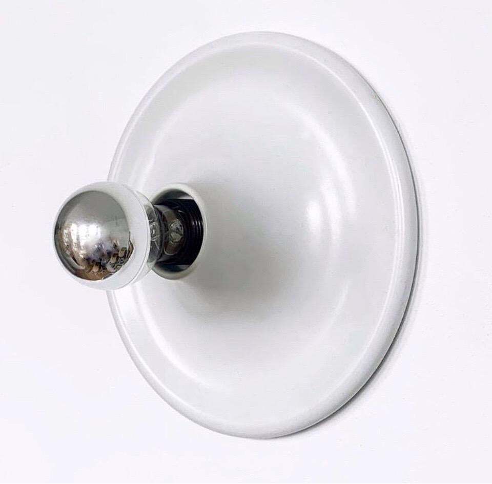 Postmodern Italian Set Of Eight White Wall Sconces By Targetti Sankey, 1980s photo buy