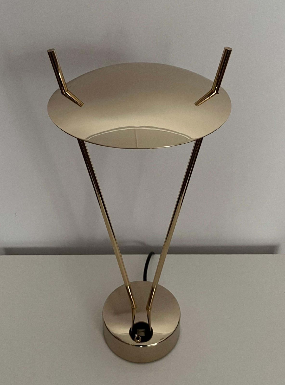 Postmodern Pair Of Gold Table Lamps By Leonardo Marelli For Estiluz, 1980s photo vintage