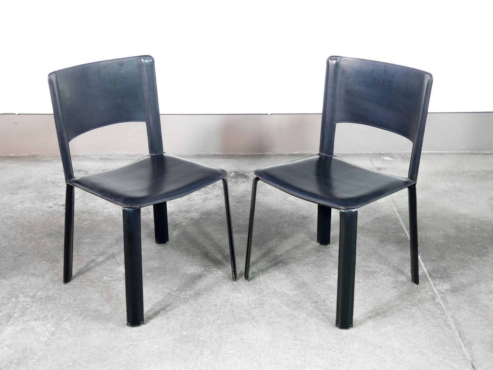 photo furniture Set Of Six Chairs, Designed By Willy Rizzo For Cidue, In Black Leather. Italy, 1970s