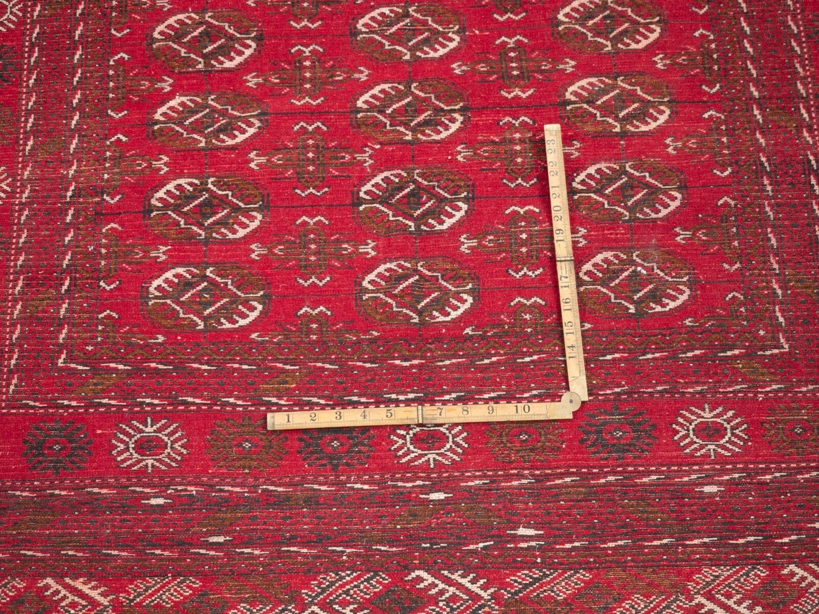photo vinterior Turkmen Tekke Handwoven Rug Mid Late C.20th 211 X 136 Cm (Oriental Turkomen)
