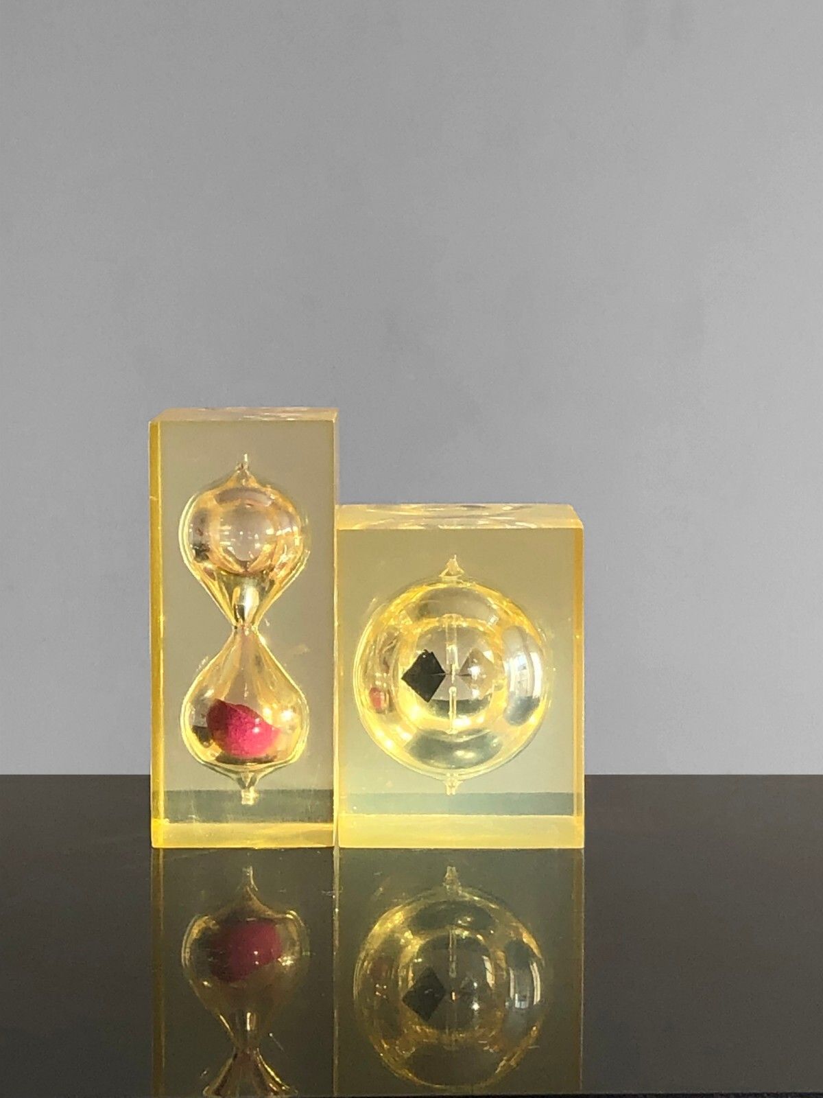 505.0 1970 Plexiglas Painting Op Art Lucite Kinetic Pop Hourglass Body photo