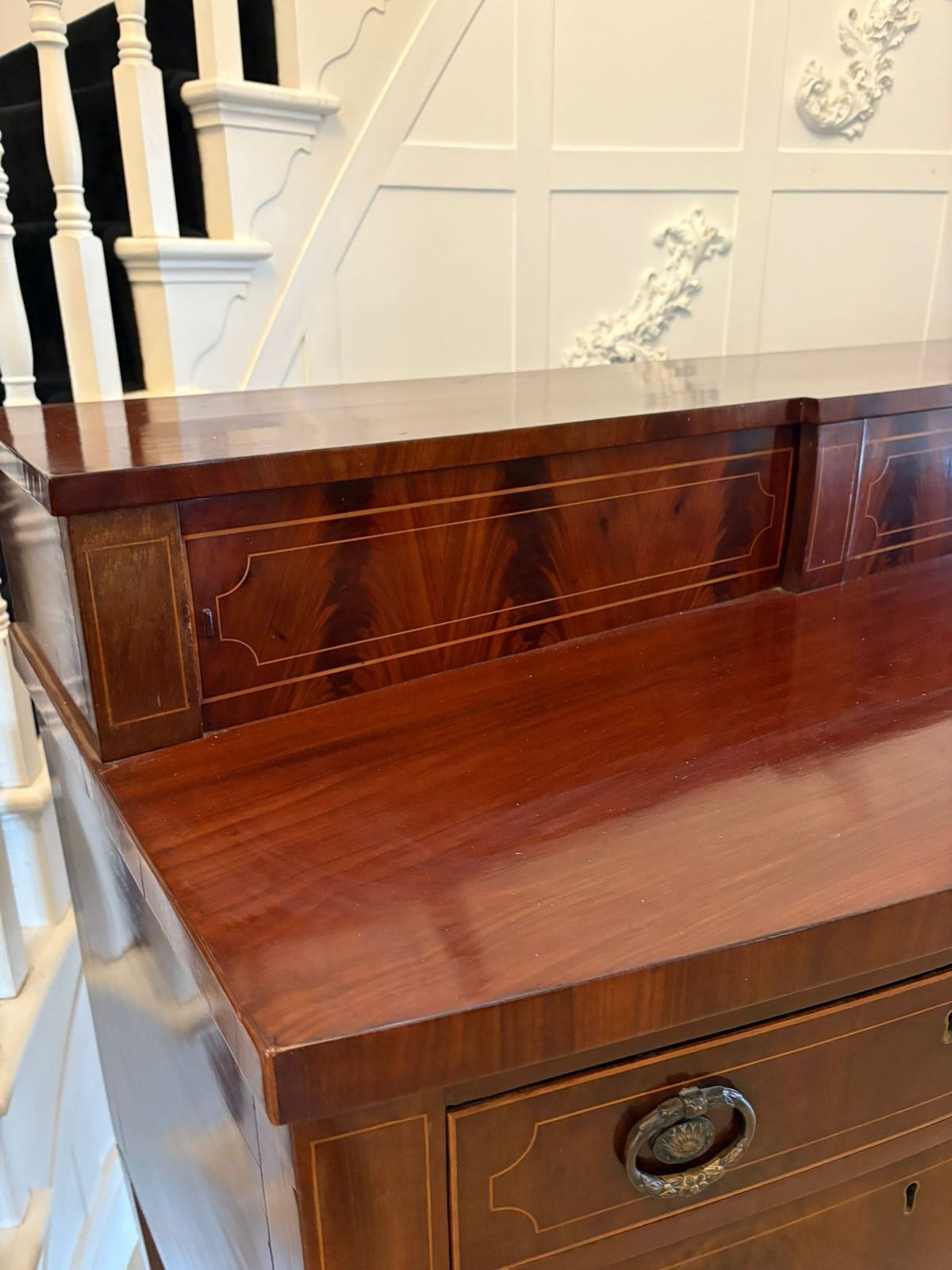 photo vinterior Outstanding Quality Large Antique Mahogany And Boxwood Strung Bow Fronted Sideboard