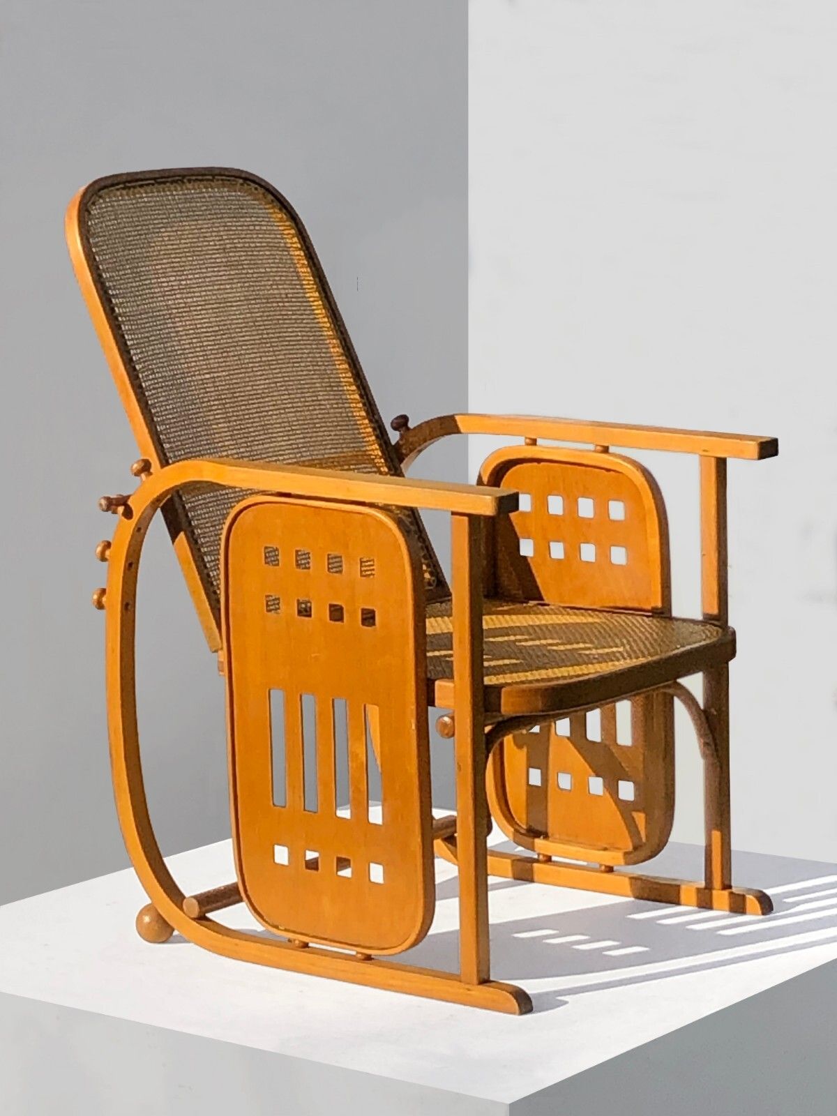 1910 Josef Hoffmann Armchair "Sitting Machine" Viener Werstatte Modernist photo for sale