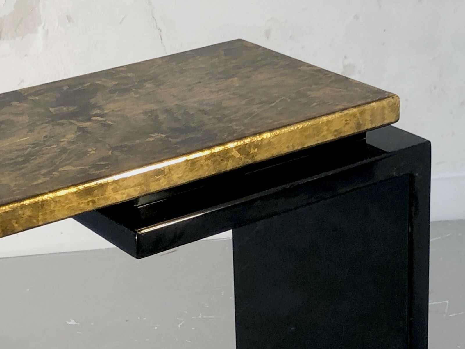 photo furniture 1970 1980 Roche&Bobois Console Memphis Modernist Shabby Chic Jansen Aldo Tura