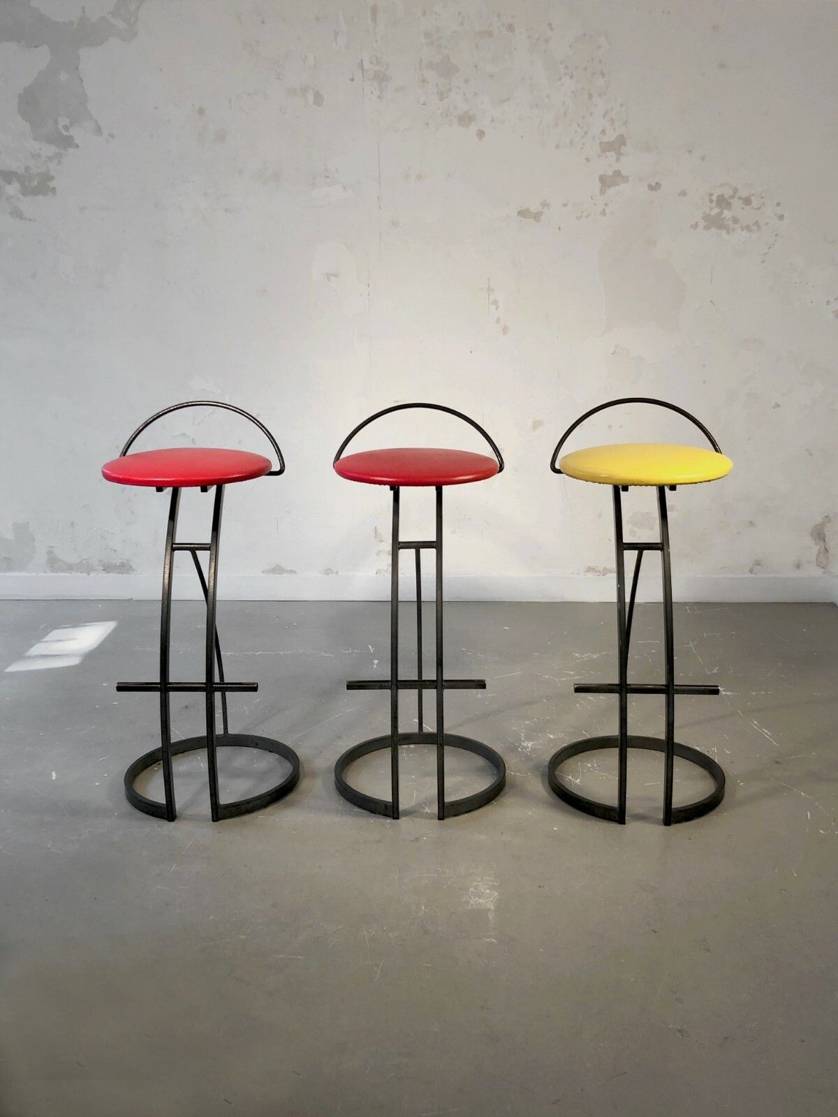 1980 3 Stools Stools Bar Modernist Memphis Mourgue Wilmotte Starck Sottsass photo Furniture
