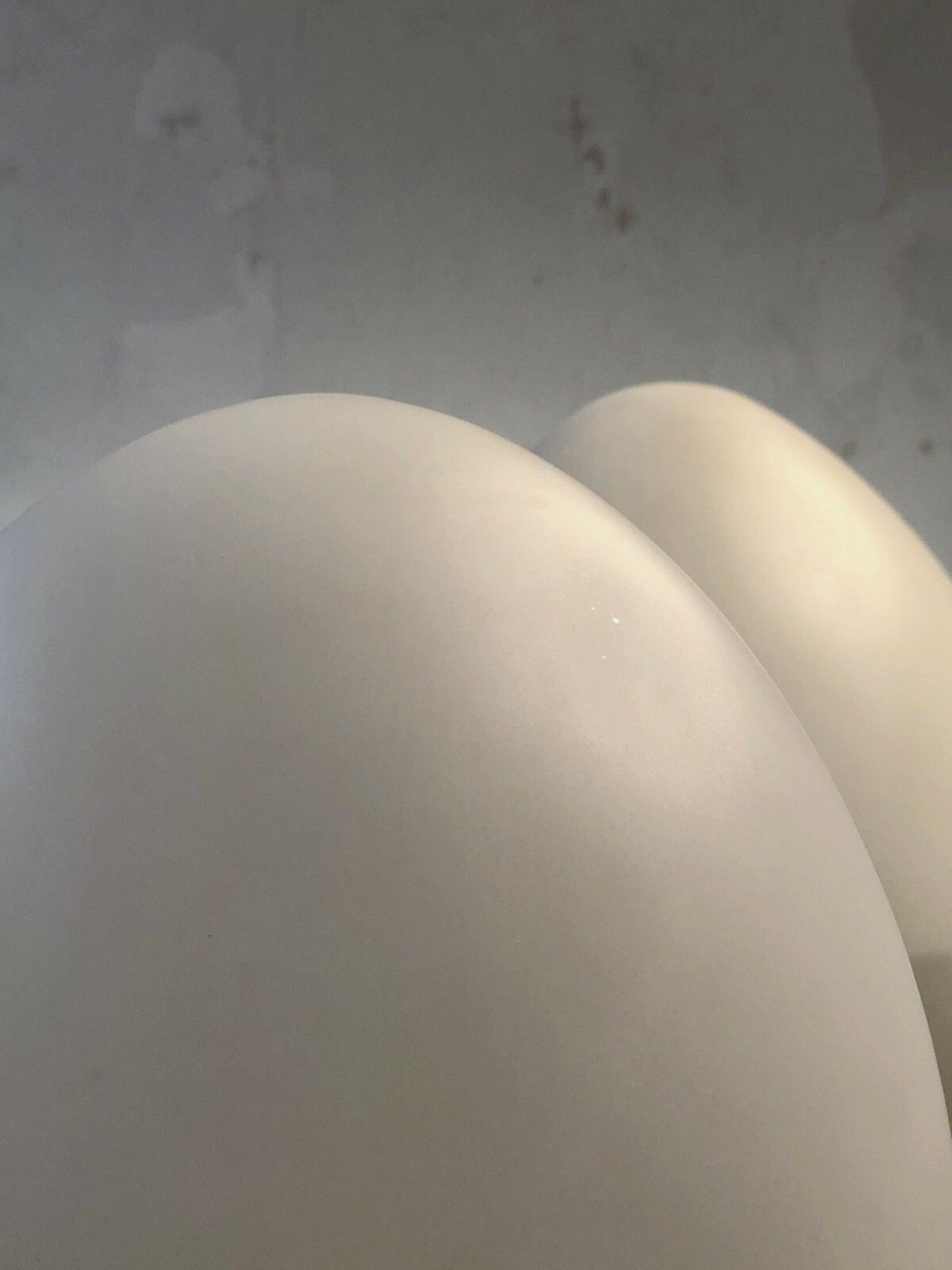 photo furniture 1970 Vianne 3 Lamps Egg Or Uevo Post Modernist Space Age Motte Arteluce