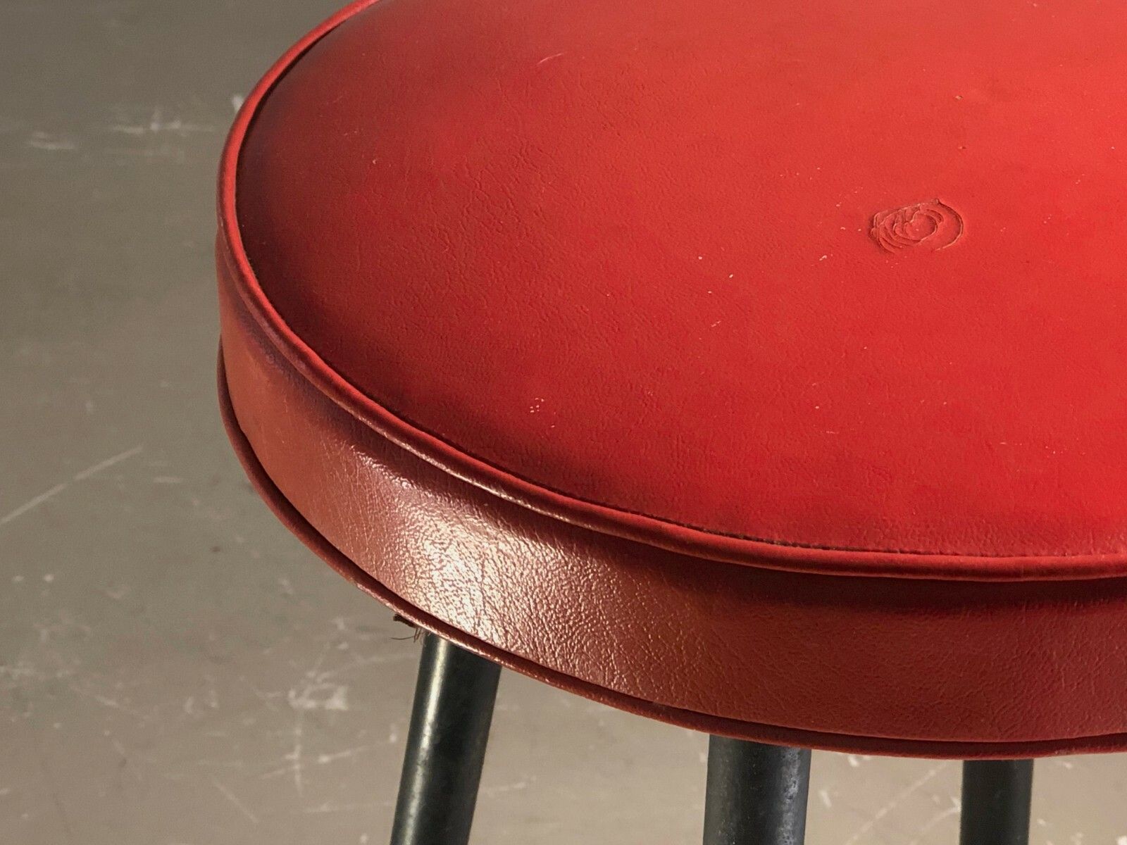 photo furniture 1950 Modernist Bar Stool Reconstruction Fifties Free Form Mategot Hitier