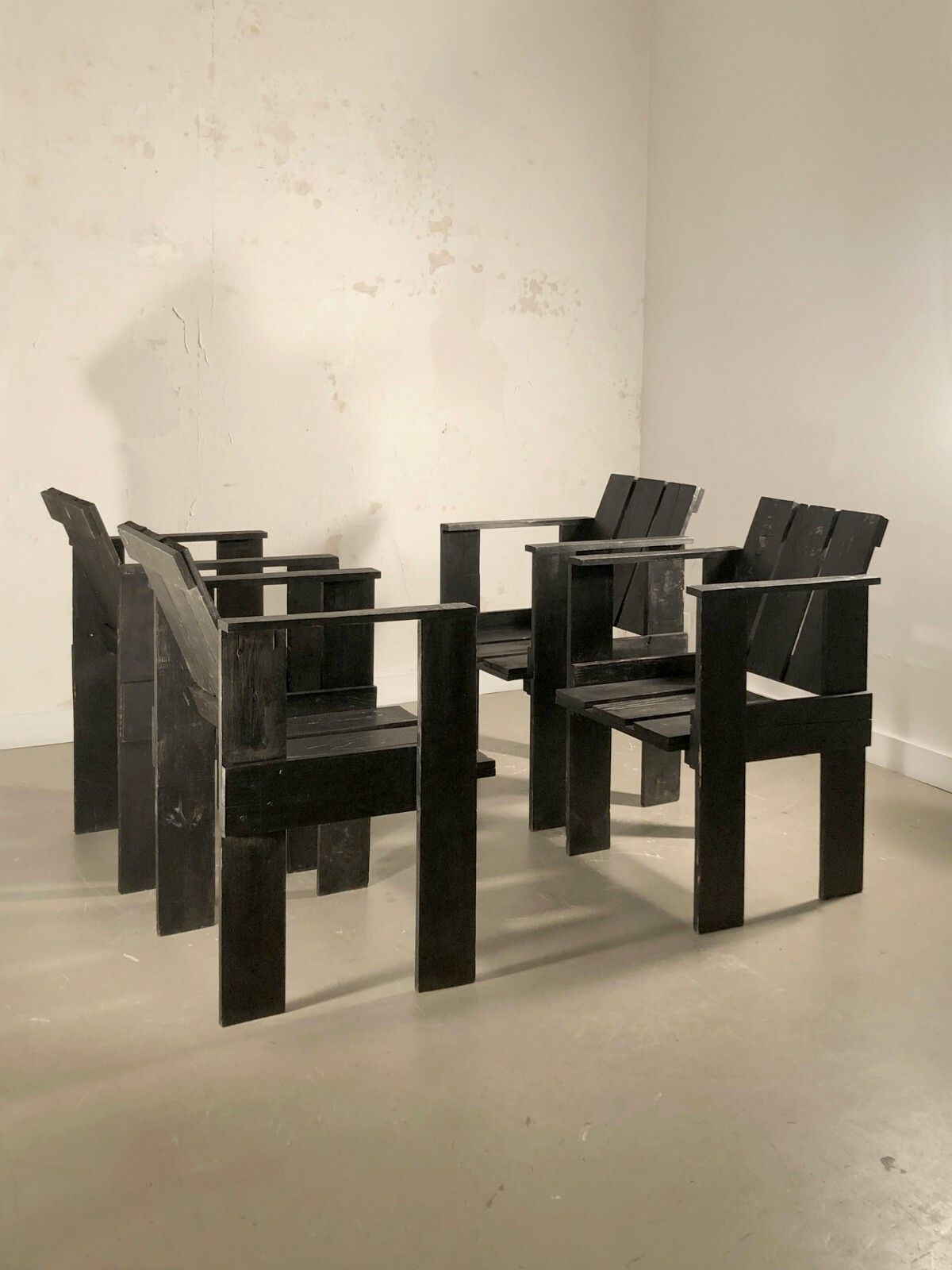 1970 Gerrit Rietveld 4 Chairs Crate Modernist Brutalist De Stijl Brutalist photo vinterior