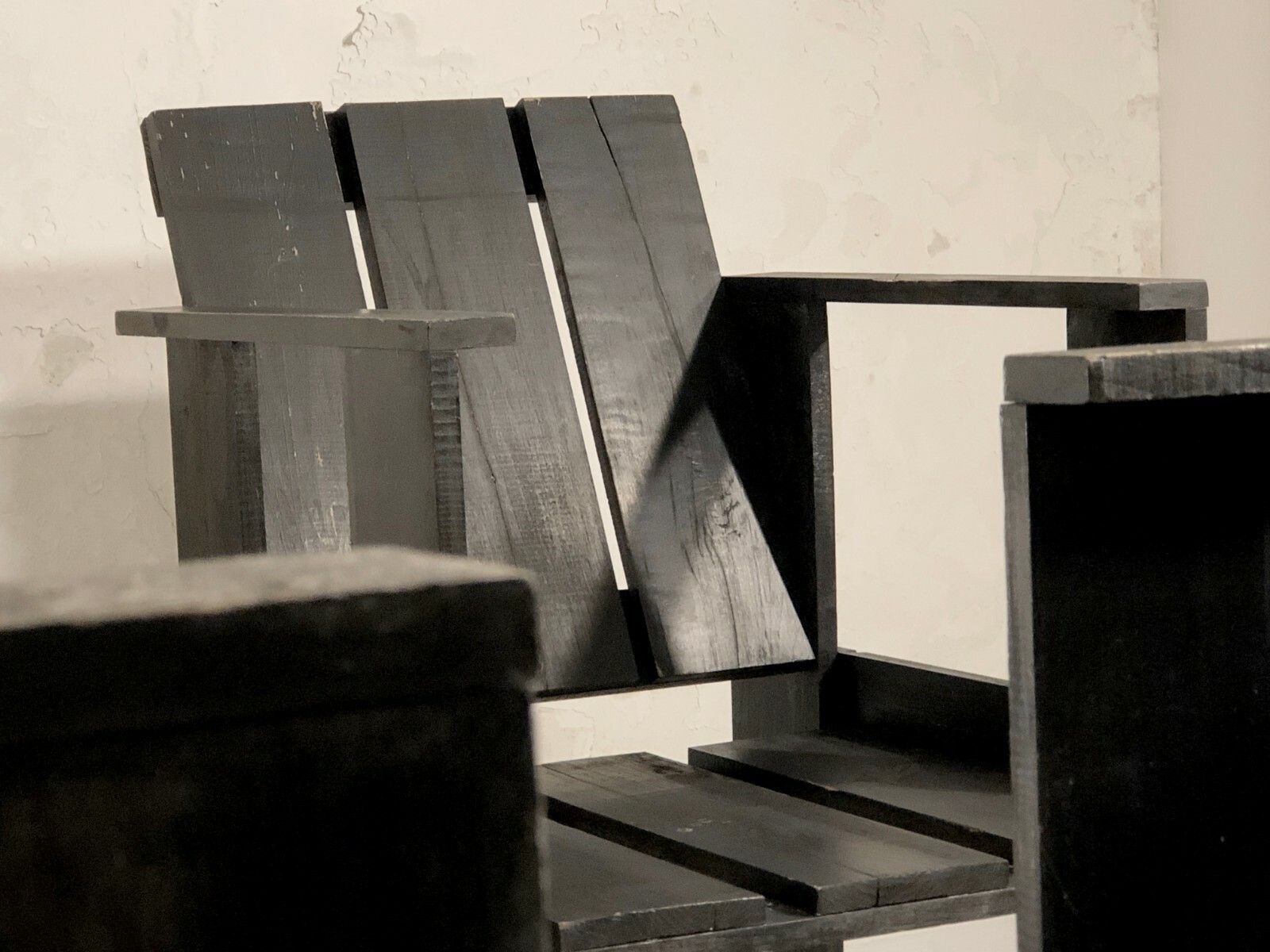 photo furniture 1970 Gerrit Rietveld 4 Chairs Crate Modernist Brutalist De Stijl Brutalist