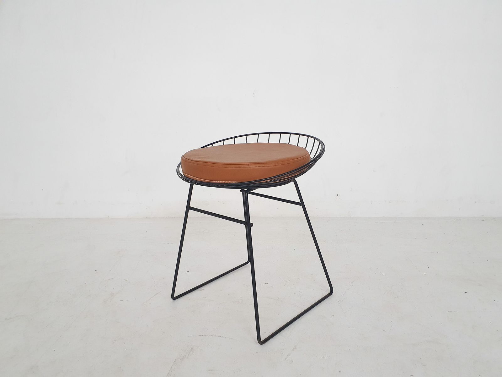 Cees Braakman For Pastoe Km05 Metal Wire Stool, The Netherlands 1958