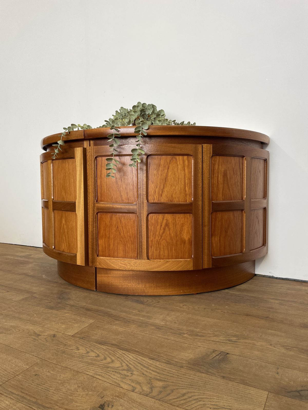 Pair Of Mid Century Teak Corner Bedsides By Nathan Furniture, 1960s photo Furniture