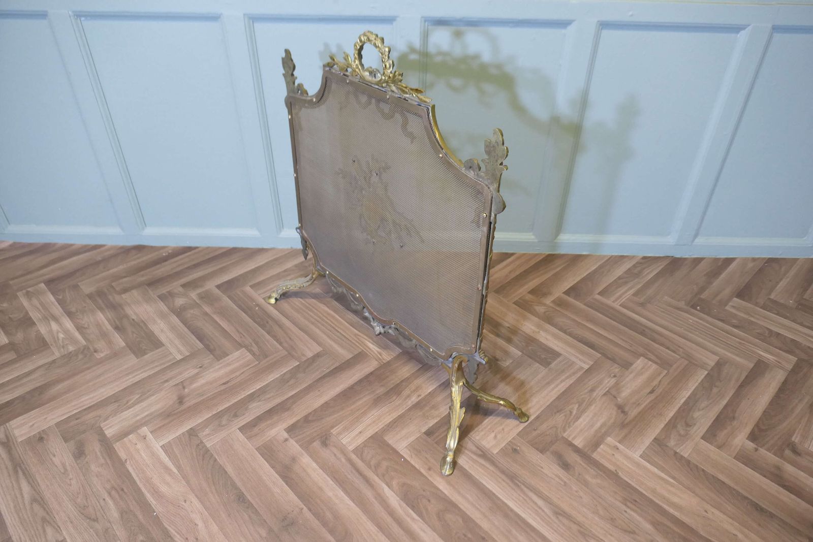 A Superb French Brass Rococo Fire Guard, Spark Screen photo 1194.0