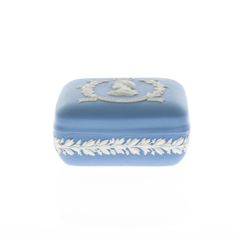 Wedgwood Blue Jasperware Porcelain Queen Elizabeth Royal Visit To New Zealand Lidded Box photo furniture