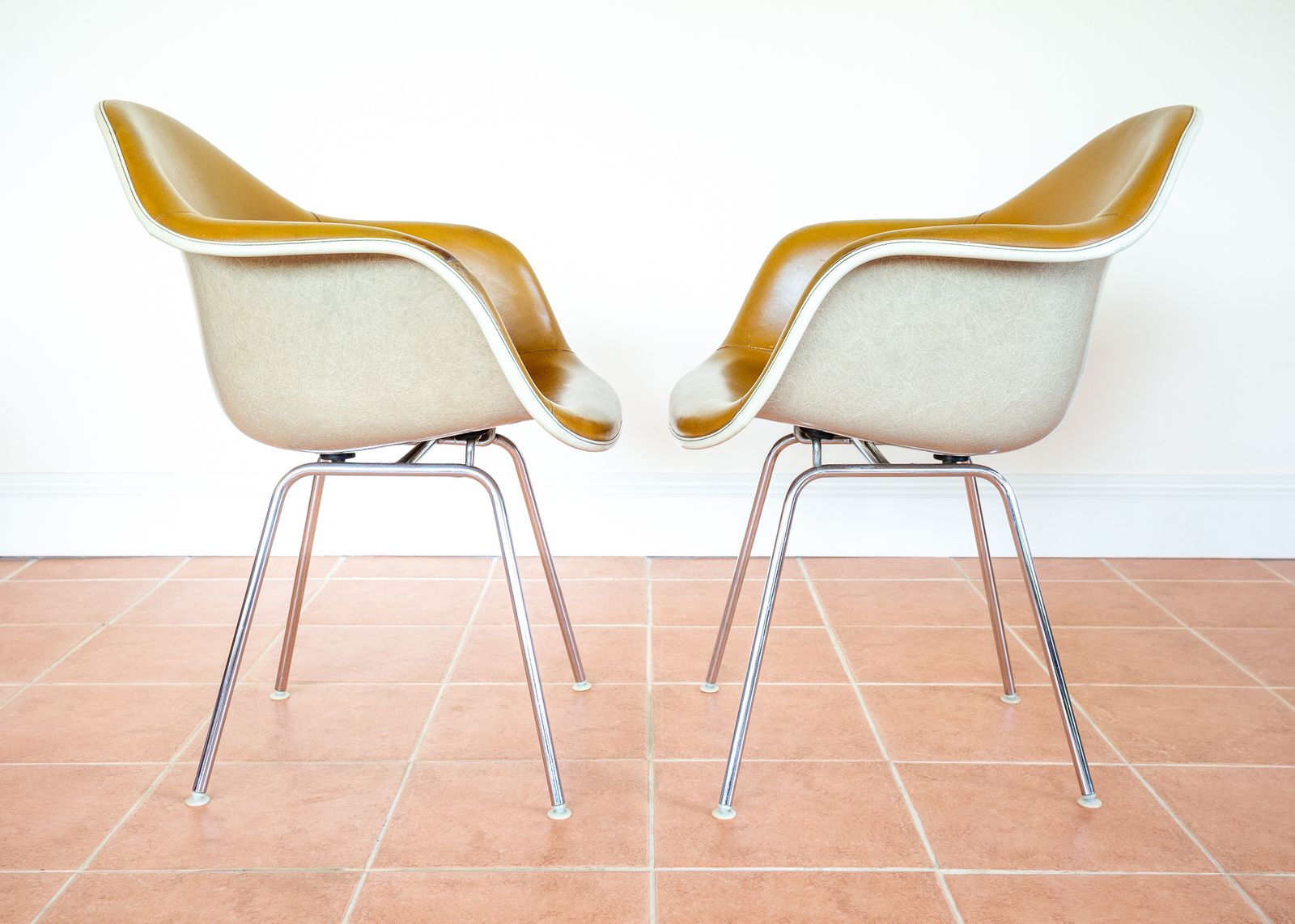 Pair Of Eames Herman Miller Dax Leather Armchairs Vitra 1960s Mcm Space Age Rope Edge Shell Bucket Vitra Caramel Leather Lounge Easy Dining Occasional photo buy