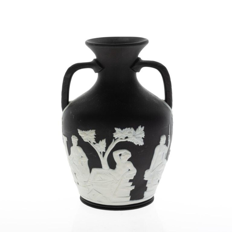 Wedgwood Black Basalt Jasperware Ceramic Porcelain Copy Of The Portland Vase