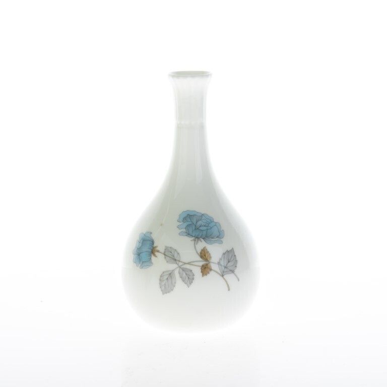 Wedgwood Ceramic Porcelain Ice Rose Pattern Spill Vase