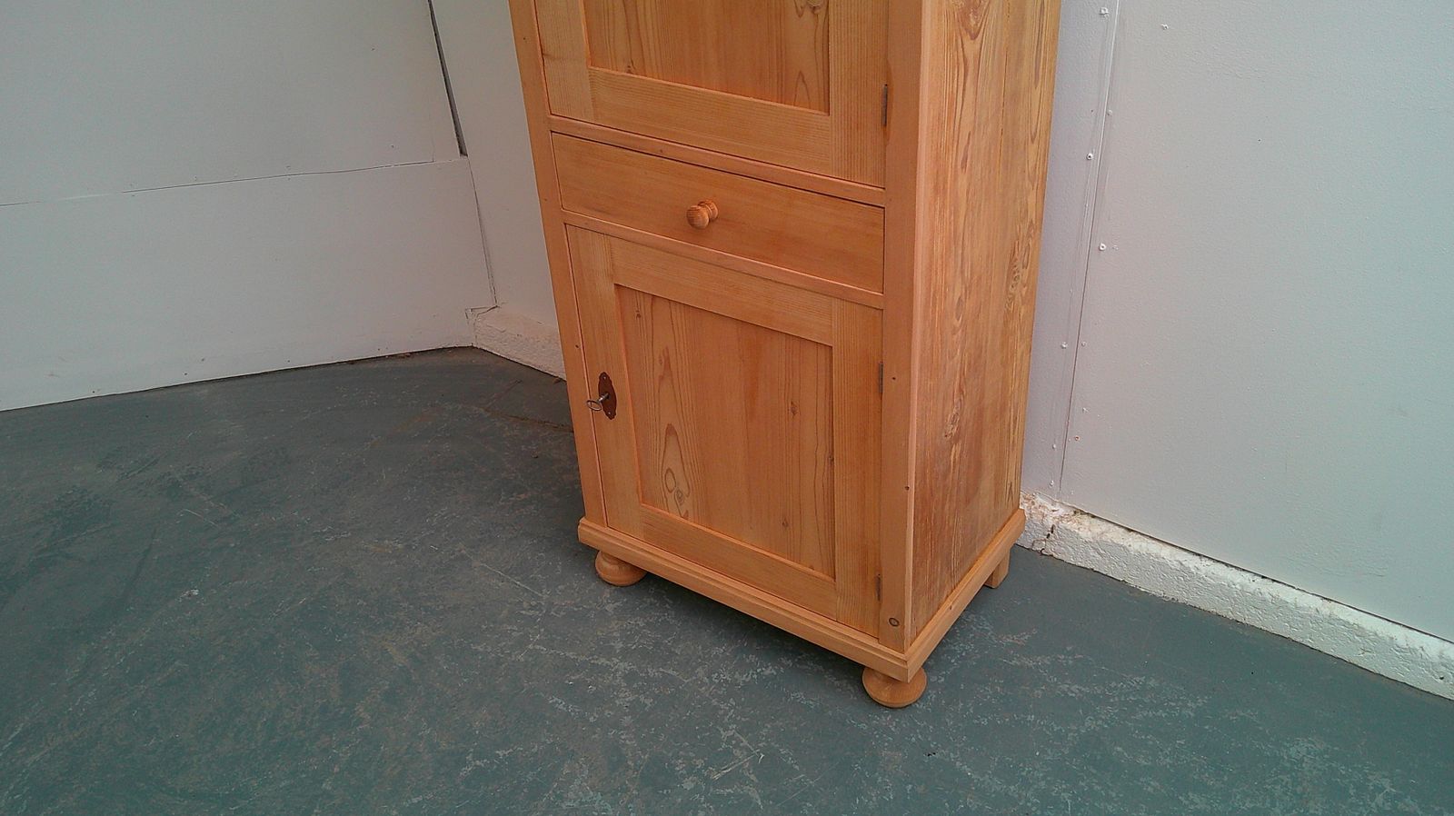 A Plain Antique Pine 1 Drawer Bathroom Cupboard To Wax/Paint photo vinterior