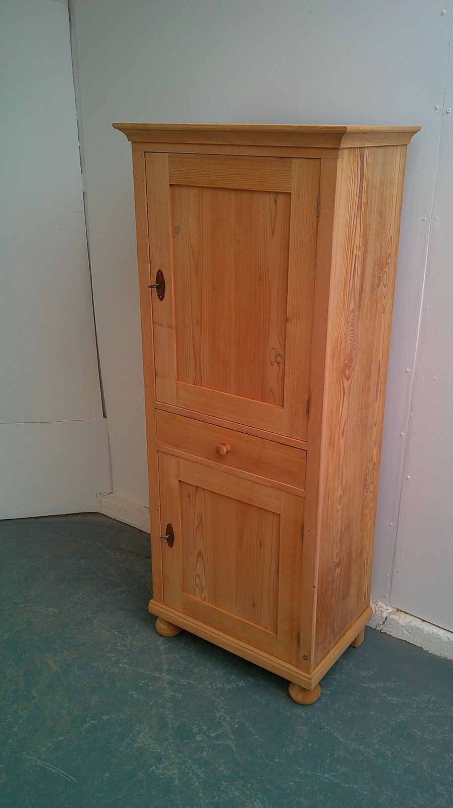 A Plain Antique Pine 1 Drawer Bathroom Cupboard To Wax/Paint