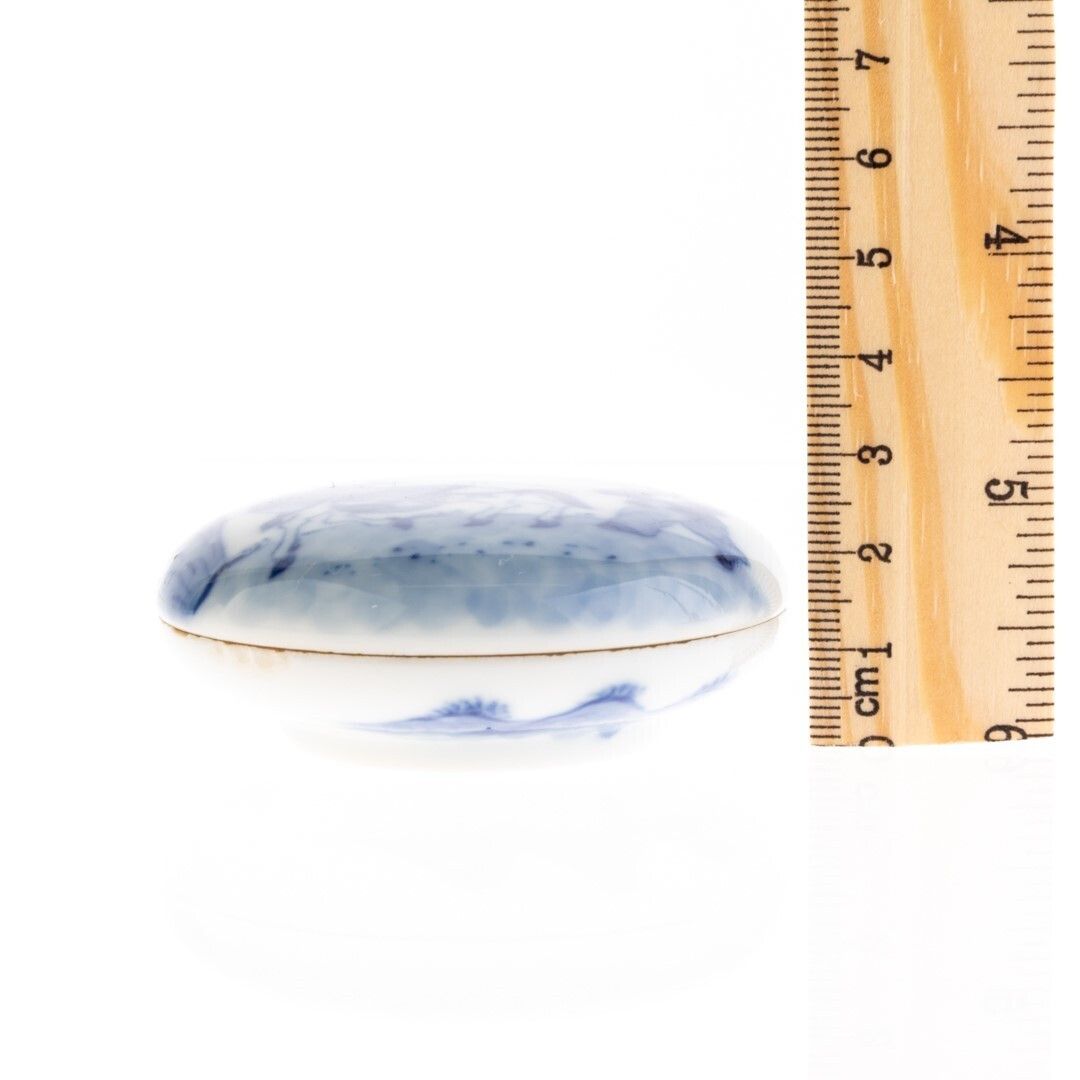 Antique Glazed Blue And White Chinese Porcelain Ceramic Lidded Box With Seal Mark photo for sale