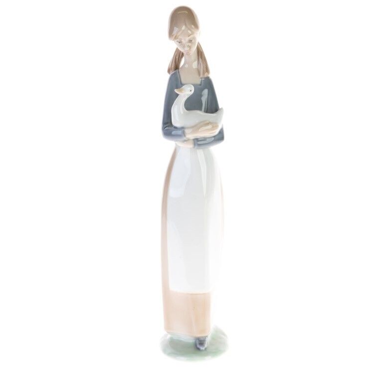 Nao By Lladro Fine Porcelain Sculpture Of A Woman Holding Duck