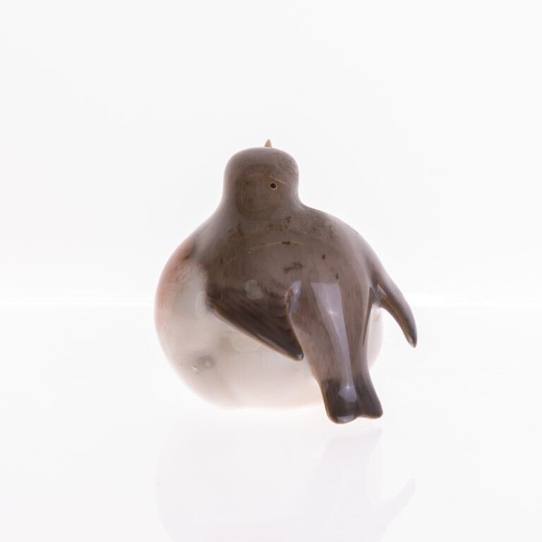 Royal Copenhagen Danish Porcelain Bird Fat Robin Figure Designed By Platen Hallermundt Model 2266 photo for sale